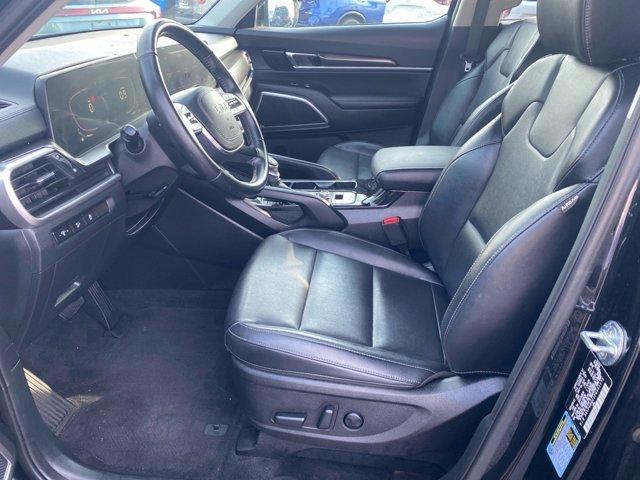 Photo of 2023 Ebony Black Kia Telluride