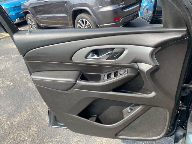 Photo of 2019 Graphite Metallic Chevrolet Traverse