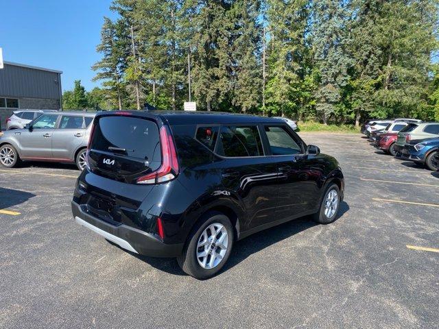 Photo of 2023 Fusion Orange Kia Soul