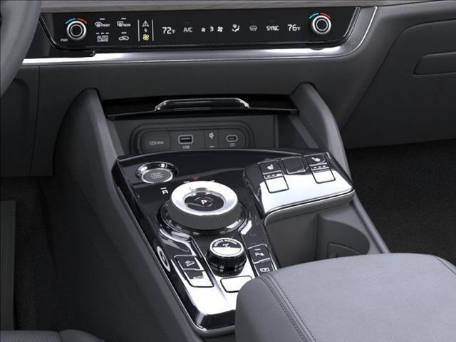 Photo of 2025 Snow White Pearl Kia Sportage Plug-In Hybrid