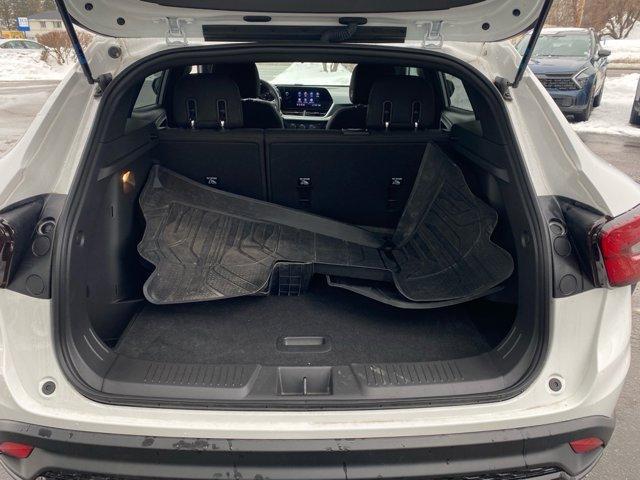 Photo of 2024 Summit White Chevrolet Trax