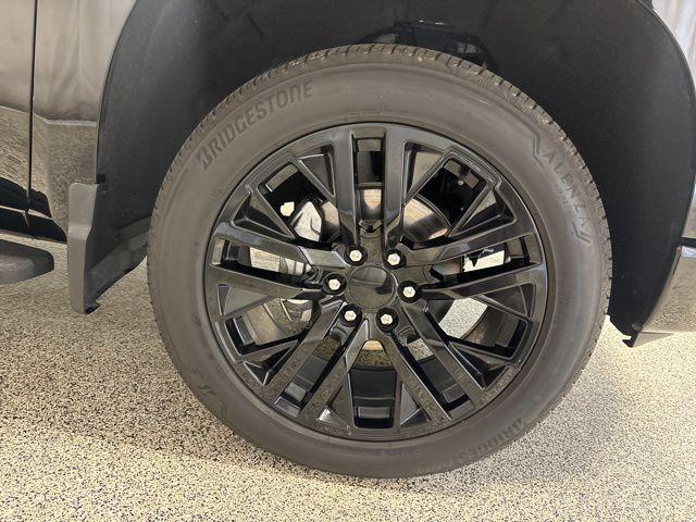 Photo of 2024 Black Chevrolet Silverado 1500