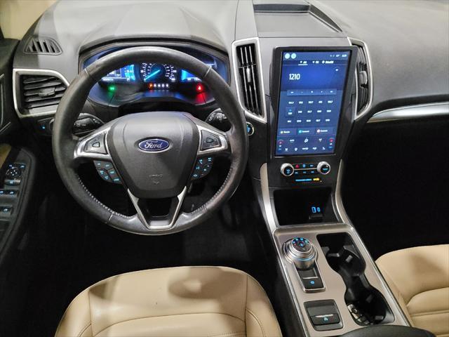 Photo of 2022 Carbonized Gray Metallic Ford Edge