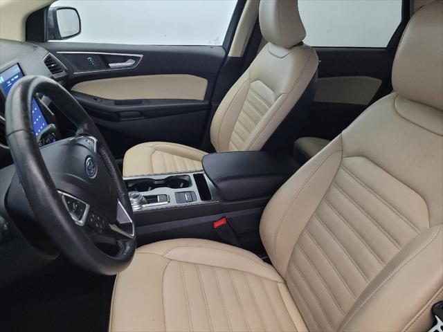 Photo of 2022 Carbonized Gray Metallic Ford Edge