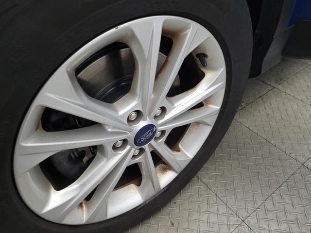 Photo of 2019 Lightning Blue Metallic Ford Escape