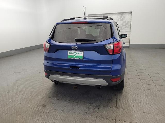 Photo of 2019 Lightning Blue Metallic Ford Escape