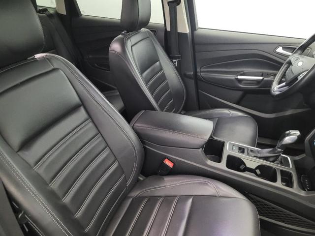 Photo of 2019 Lightning Blue Metallic Ford Escape