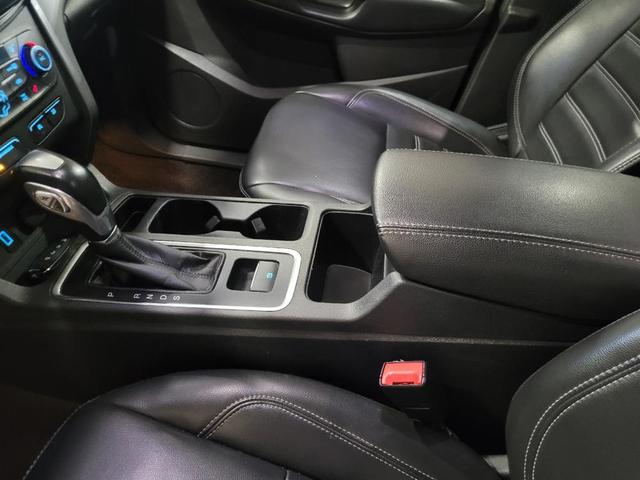 Photo of 2019 Lightning Blue Metallic Ford Escape