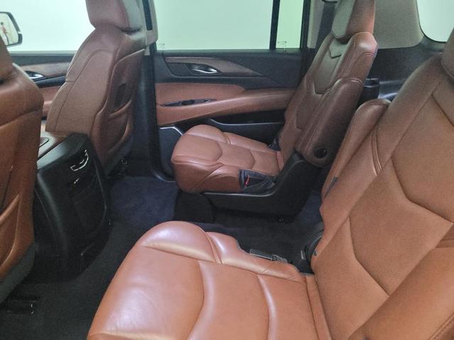 Photo of 2016 Crystal White Tricoat Cadillac Escalade ESV