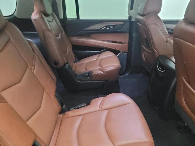 Photo of 2016 Crystal White Tricoat Cadillac Escalade ESV