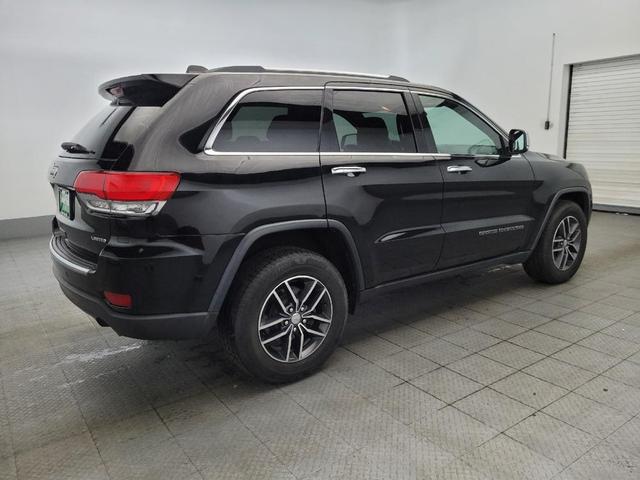 Photo of 2018 Diamond Black Crystal Pearlcoat Jeep Grand Cherokee