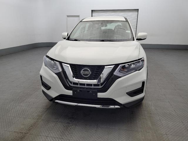 Photo of 2018 Glacier White Nissan Rogue