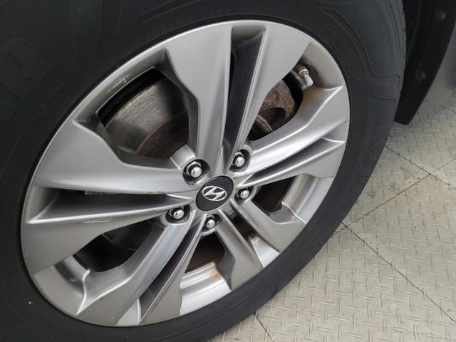 Photo of 2015 Frost White Pearl Hyundai Santa Fe Sport