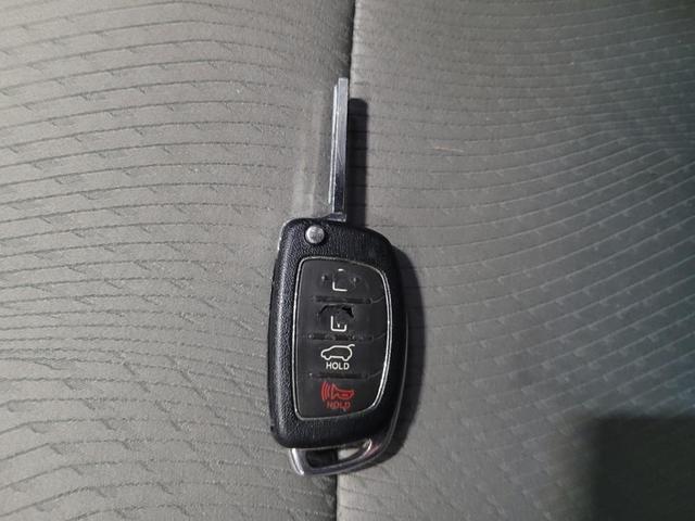 Photo of 2015 Frost White Pearl Hyundai Santa Fe Sport