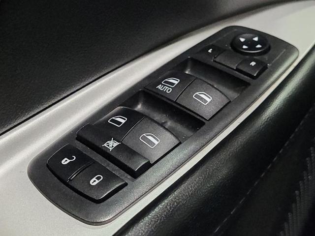 Photo of 2019 Pitch Black Clearcoat Dodge Journey