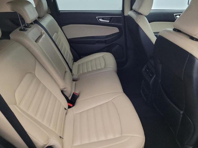 Photo of 2023 White Ford Edge