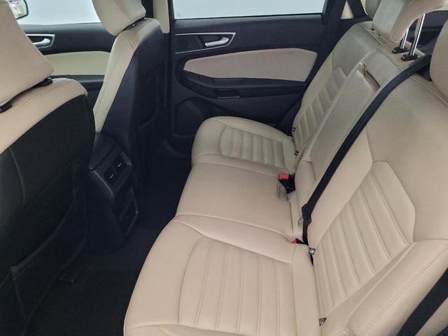 Photo of 2023 White Ford Edge