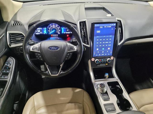 Photo of 2023 White Ford Edge