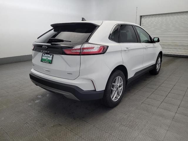 Photo of 2023 White Ford Edge