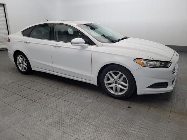Photo of 2013 White Ford Fusion