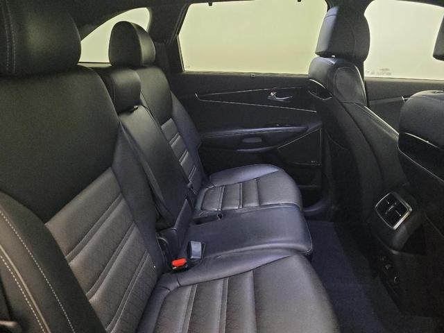 Photo of 2017 Ebony Black Kia Sorento
