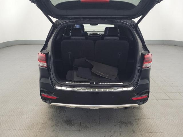 Photo of 2017 Ebony Black Kia Sorento