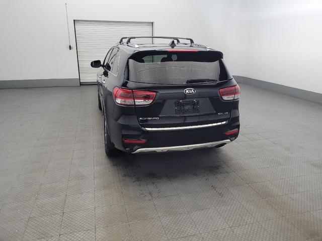 Photo of 2017 Ebony Black Kia Sorento