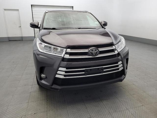 Photo of 2018 Predawn Gray Mica Toyota Highlander