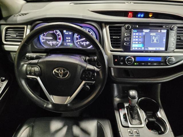 Photo of 2018 Predawn Gray Mica Toyota Highlander