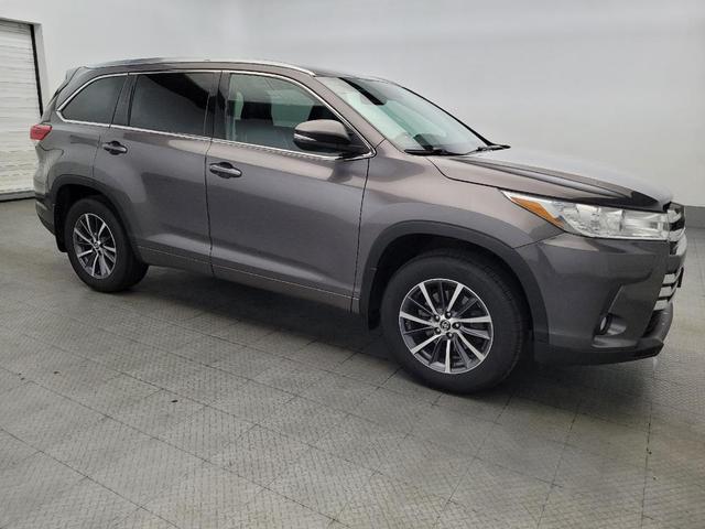 Photo of 2018 Predawn Gray Mica Toyota Highlander
