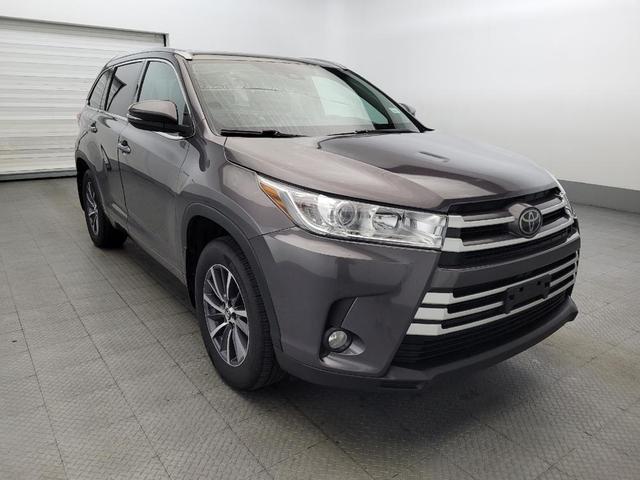 Photo of 2018 Predawn Gray Mica Toyota Highlander