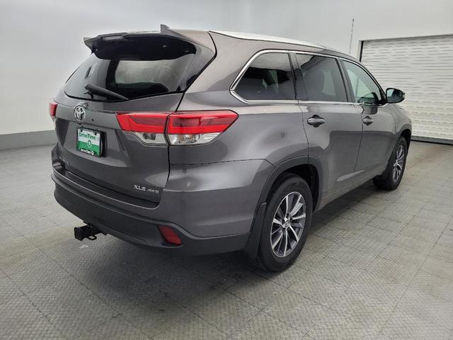 Photo of 2018 Predawn Gray Mica Toyota Highlander