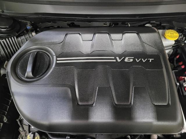 Photo of 2019 Diamond Black Crystal Pearlcoat Jeep Cherokee