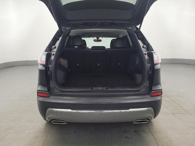 Photo of 2019 Diamond Black Crystal Pearlcoat Jeep Cherokee