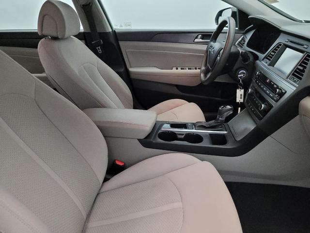 Photo of 2016 Symphony Silver Hyundai SONATA