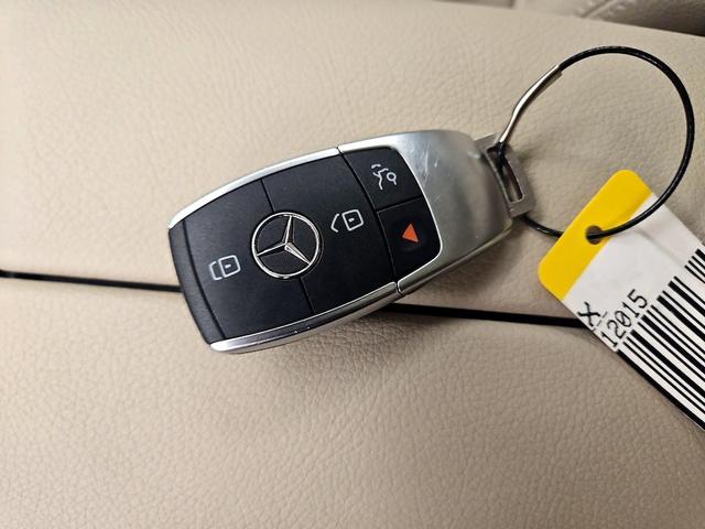 Photo of 2022 Blue Mercedes-Benz GLC 300