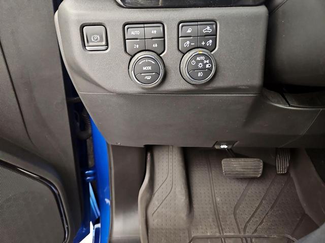 Photo of 2022 Blue Chevrolet Silverado 1500