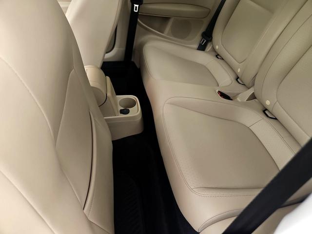 Photo of 2019 White Volkswagen Beetle