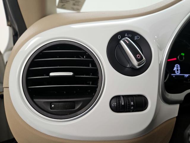 Photo of 2019 White Volkswagen Beetle