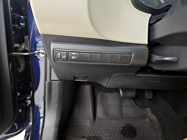 Photo of 2022 Blue Toyota Corolla