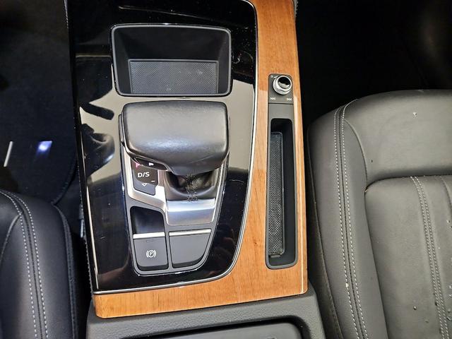 Photo of 2021 Black Audi Q5