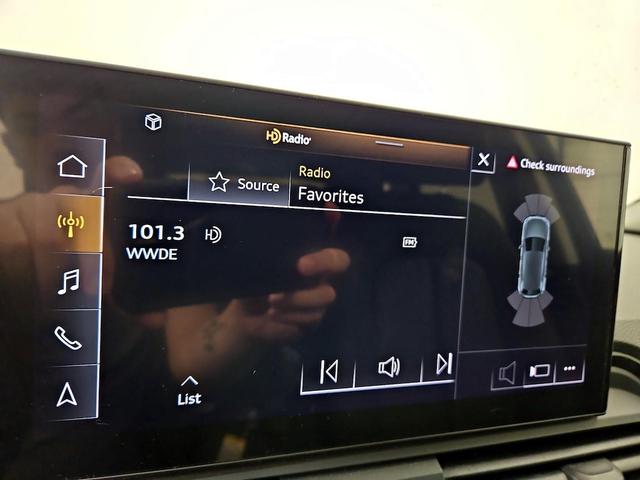 Photo of 2021 Black Audi Q5
