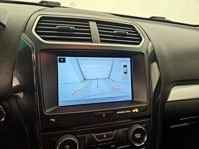 Photo of 2017 Black Ford Explorer