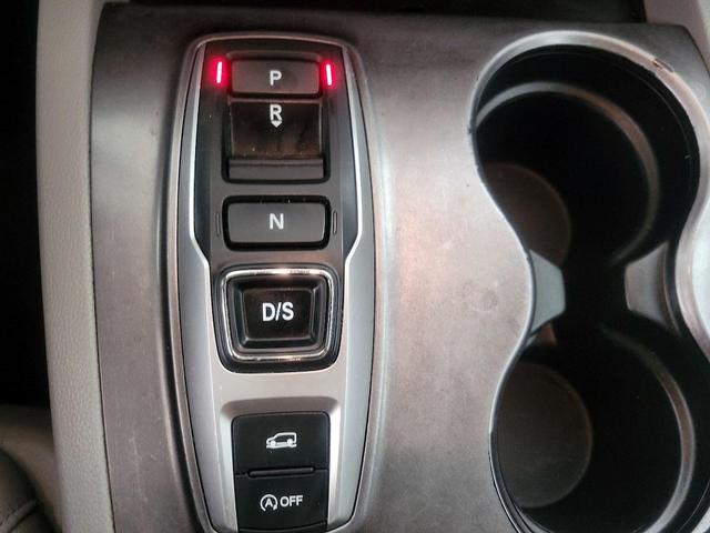Photo of 2021 Silver Honda Pilot