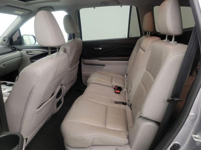 Photo of 2021 Silver Honda Pilot