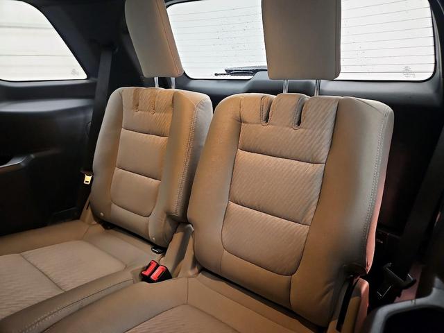 Photo of 2019 White Ford Explorer
