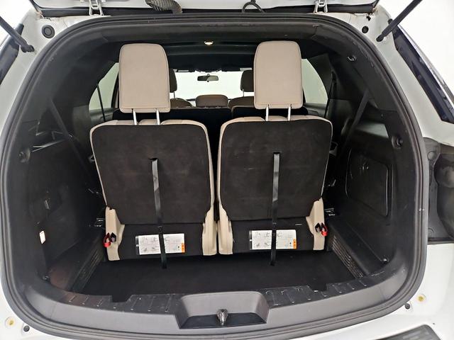 Photo of 2019 White Ford Explorer