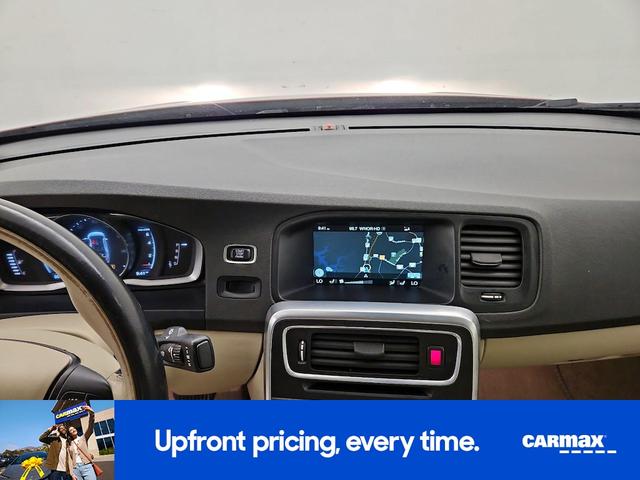 Photo of 2015 Red Volvo S60