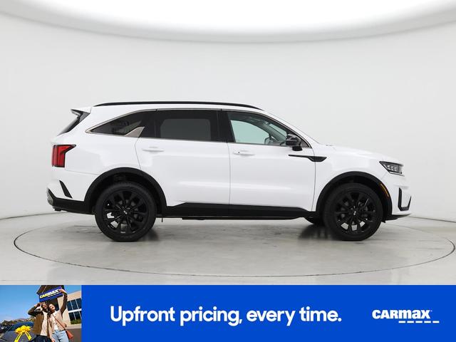 Photo of 2021 White Kia Sorento