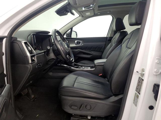 Photo of 2021 White Kia Sorento